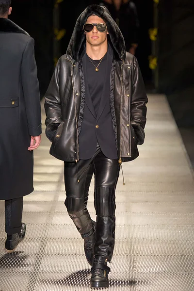 Look 13